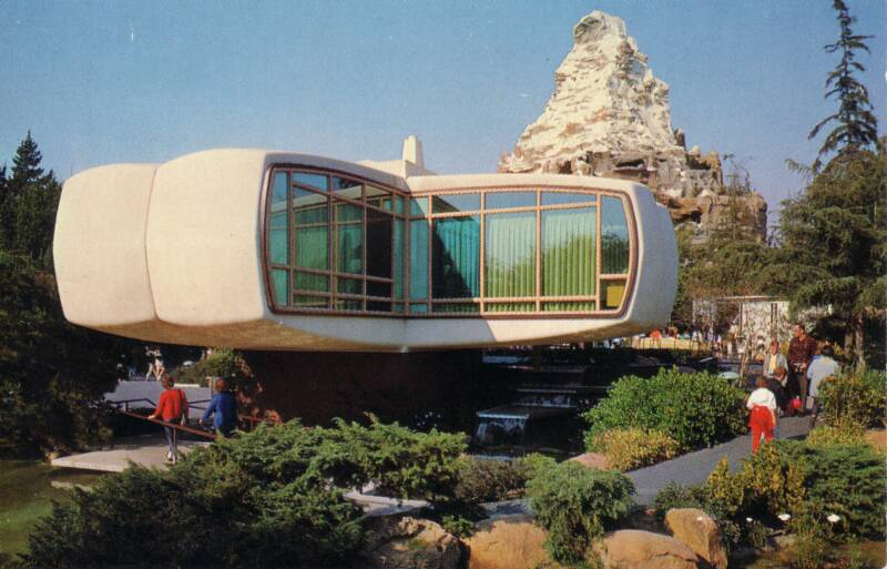 Illustration for article titled Plastic Homes from the Days When Plastic Was the Future